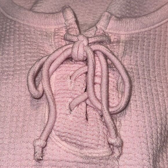 Almost Famous Pink Lace-up Textured Waffle Knit Cap Sleeve Top Ladies XS - Picture 4 of 9